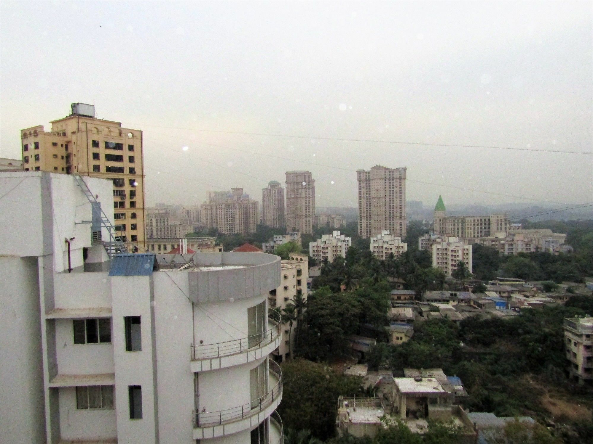Dreams Apartment Mumbai Exterior photo